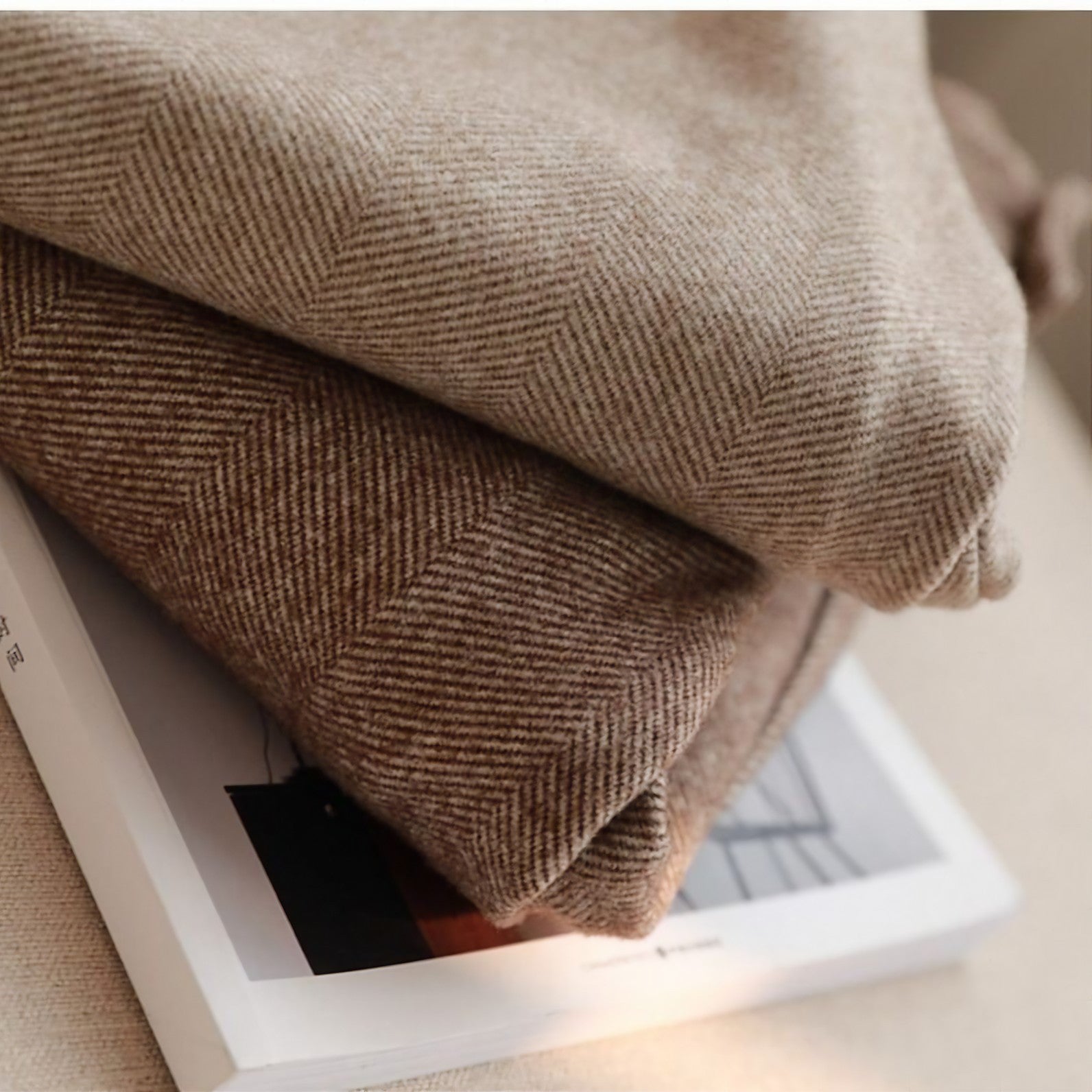 Elegant Pure Wool Tailored Trousers - Prestiqlo