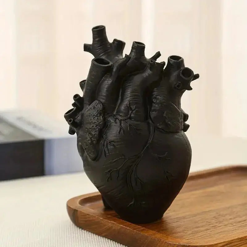 Noir Heart Bloom Vase - Prestiqlo